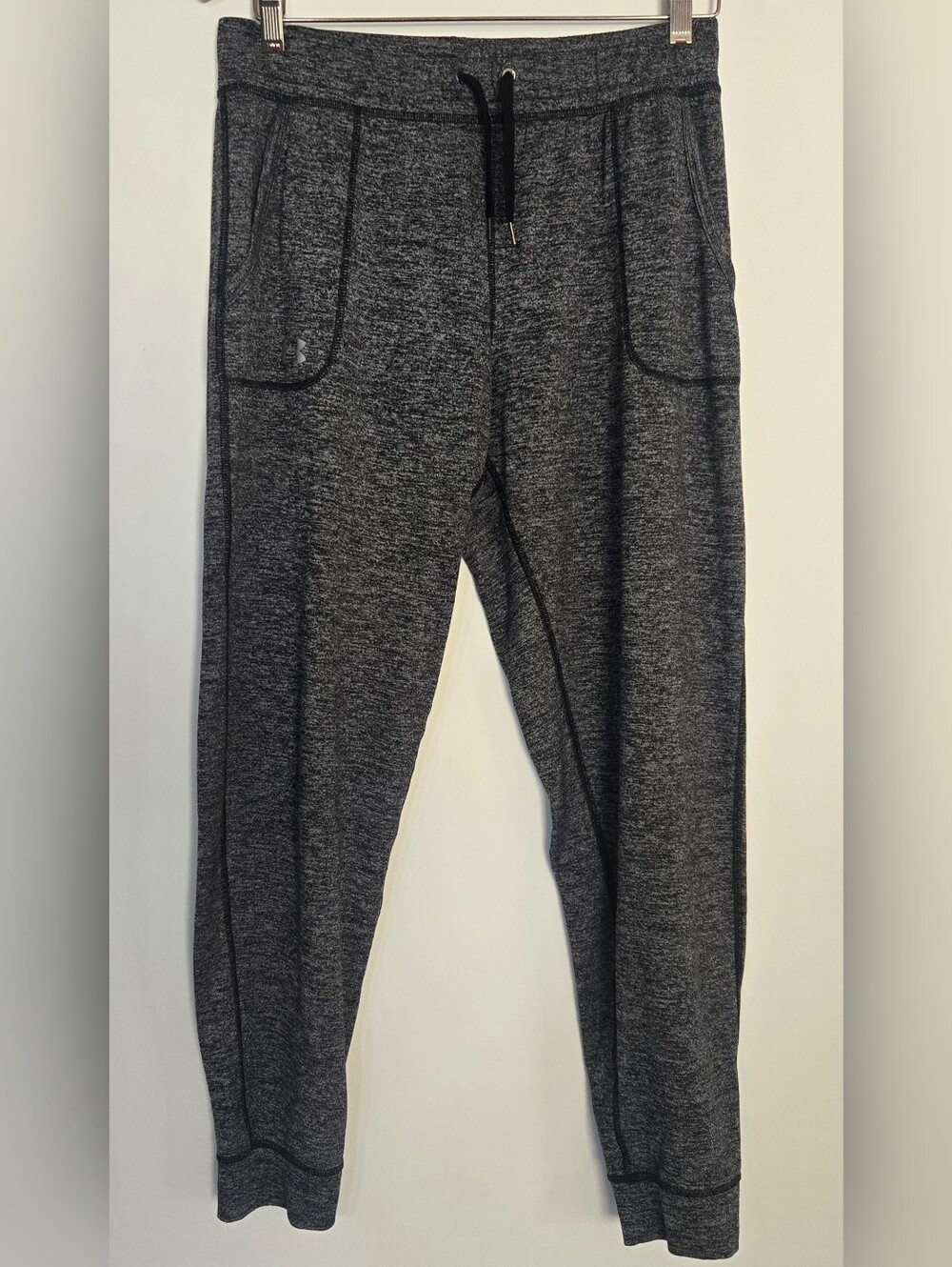 Womens Under Armou Charcoal Heather Jogger Sweatpants - Comfortable Casual Pants